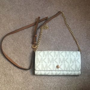 Michael Kors Crossbody Clutch